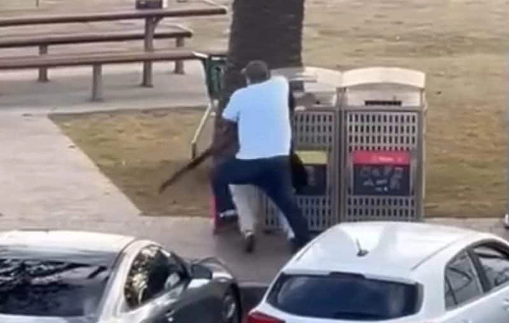 Giây phút cận kề cái chết của người hùng trong thảm kịch xả súng Australia - 1