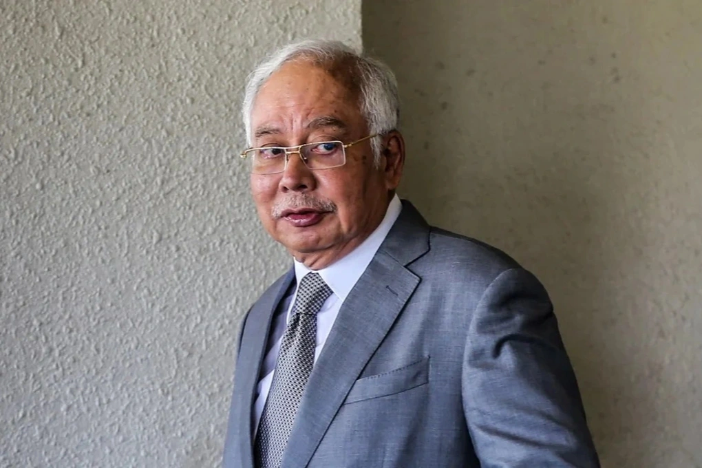 Cựu Thủ tướng Malaysia Najib Razak bị kết án 15 năm tù  - 1