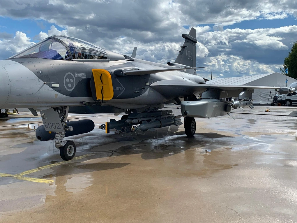 Tiêm kích Gripen trang bị tên lửa Taurus: Hổ mọc thêm cánh - 1 Tiêm kích Gripen trang bị tên lửa Taurus: Hổ mọc thêm cánh - 1