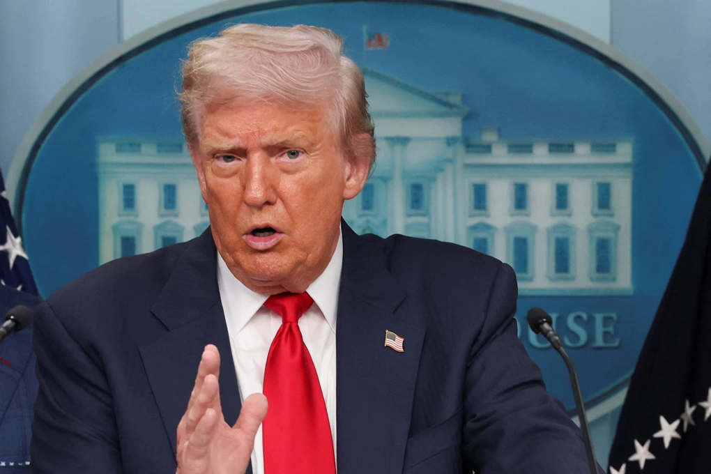 Báo Anh: Tổng thống Mỹ triệu hồi gần 30 đại sứ về nước - 1