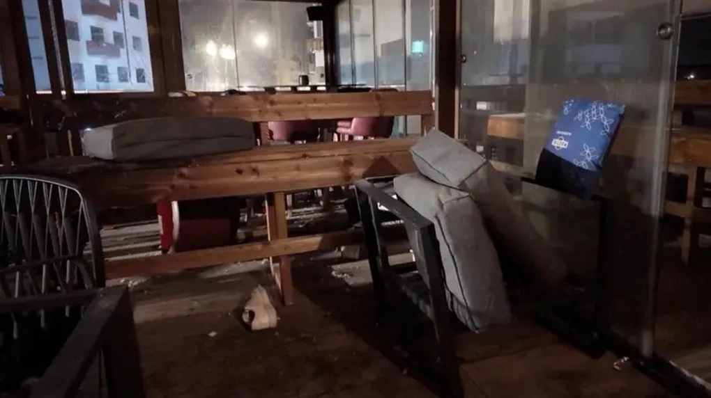 Nhân chứng kể lại vụ cháy quán bar khiến 40 người nghi thiệt mạng ở Thụy Sĩ - 2 Nhân chứng kể lại vụ cháy quán bar khiến 40 người nghi thiệt mạng ở Thụy Sĩ - 2