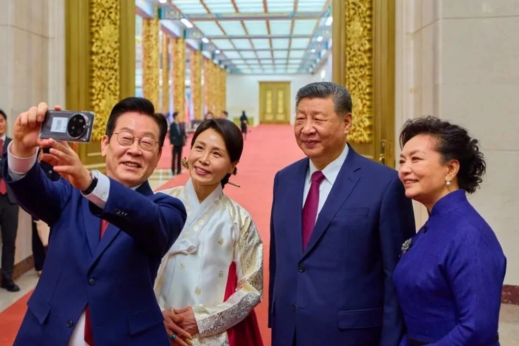 Tổng thống Hàn Quốc chụp selfie với Chủ tịch Trung Quốc - 1