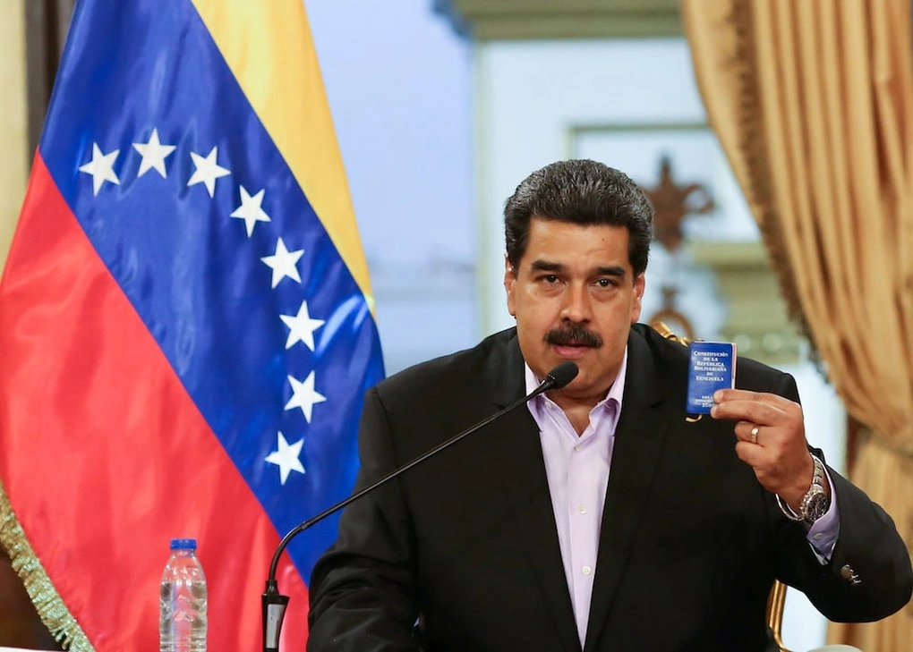 Thụy Sĩ đóng băng tài sản của Tổng thống Venezuela Maduro - 1